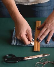 Seamstress,Marking,Jeans,Length,For,Hemming